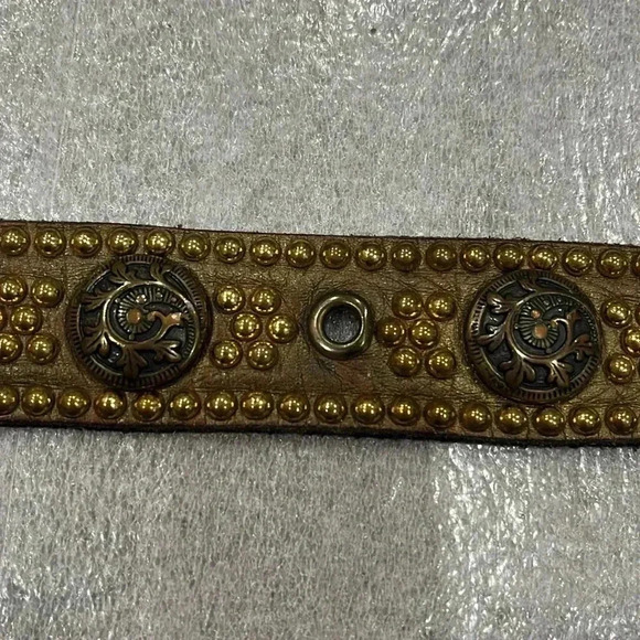 [Length42”]Vintage Sand Castle Stud Unisex  Gold Tone Leather Belt - Picture 4 of 9